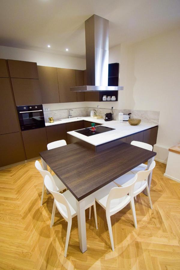 Sibilla Suite Apartment - Via Piella 14 Болонья Екстер'єр фото